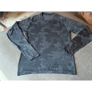 Lululemon Men's Long Sleeve Metal Vent Tech Shirt sz. S Small Camo